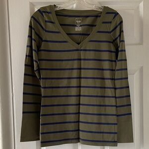 Mossimo Long Sleeve V-neck T-shirt Size M